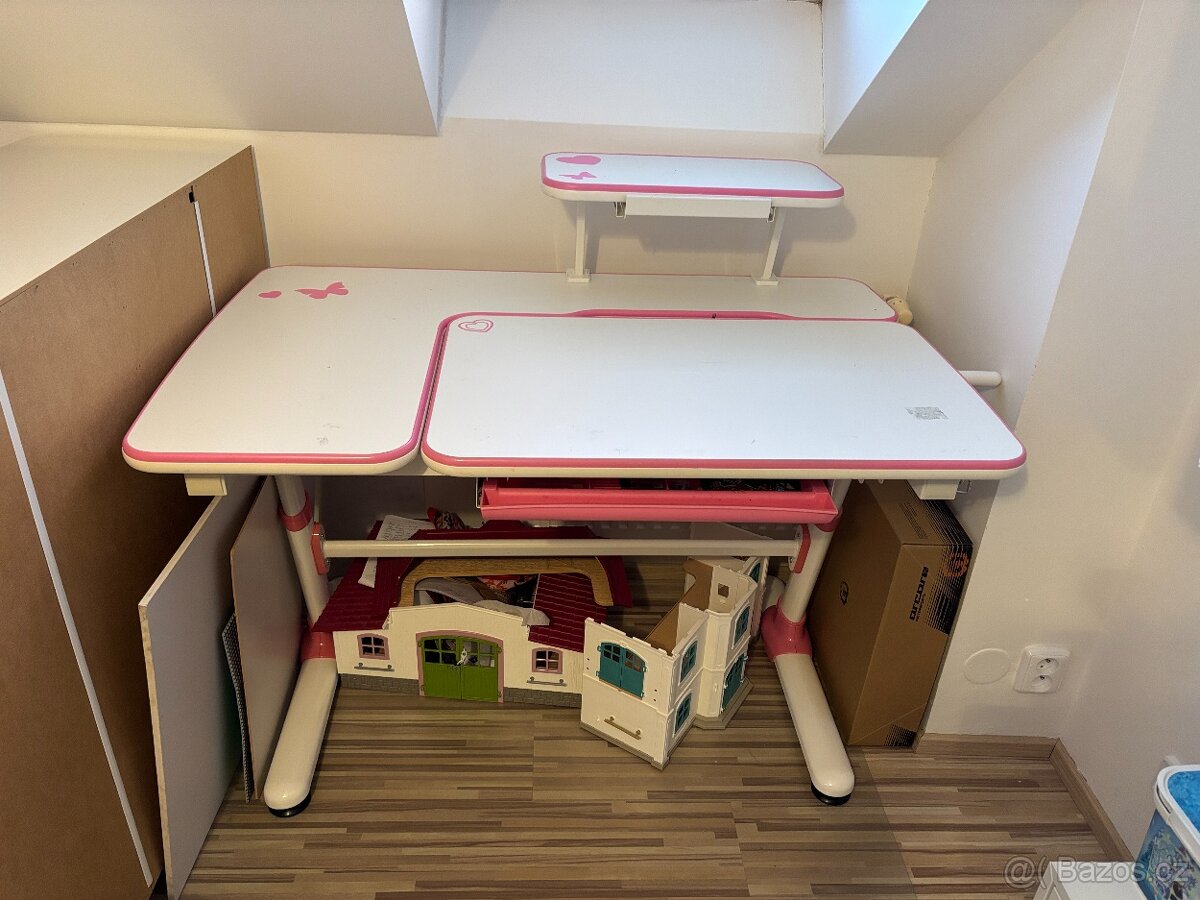 detsky roustuci stol