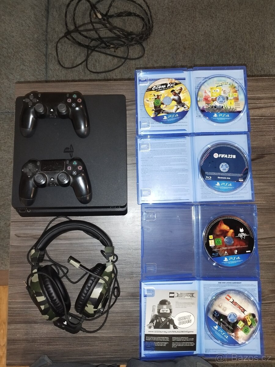 PlayStation 4 Slim 500