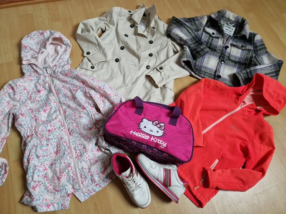 Set dívčích bund vel-140.