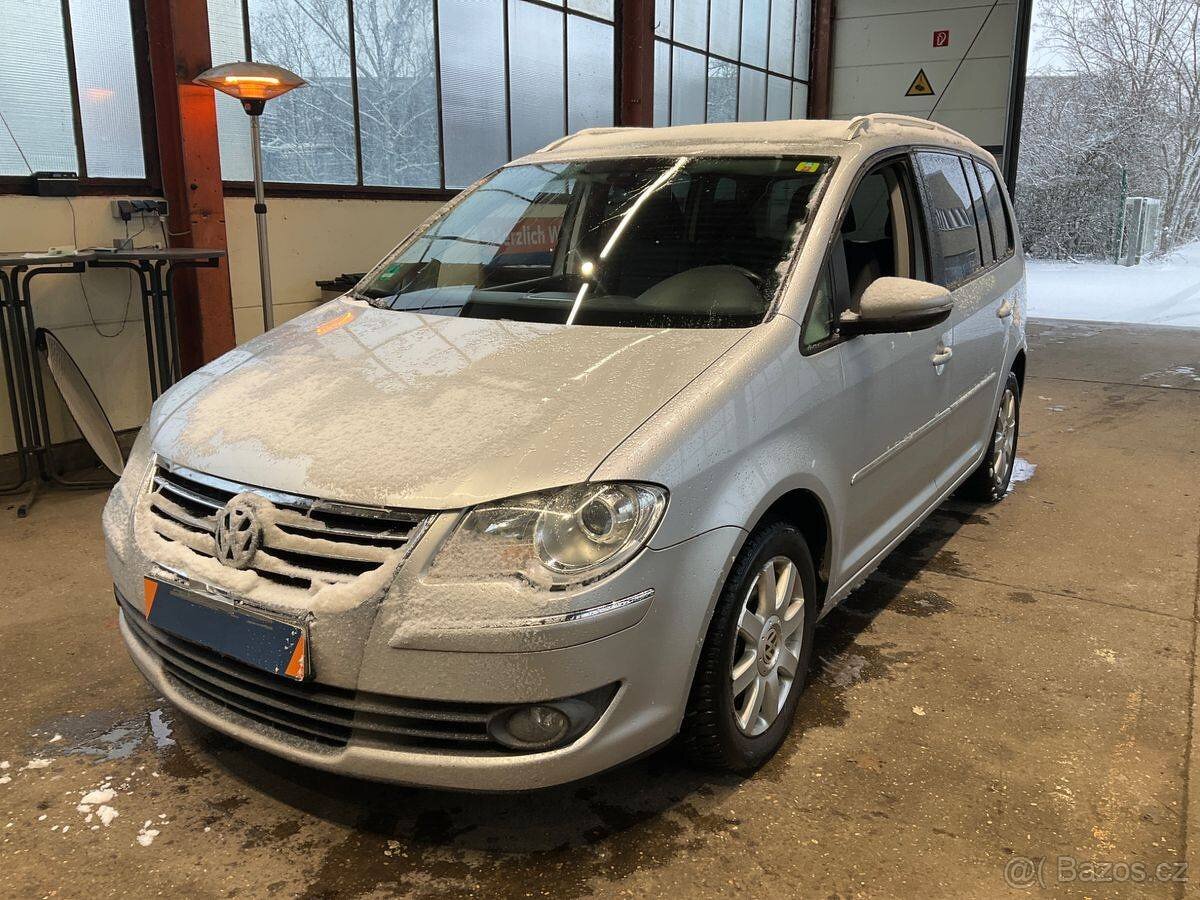 Touran 1.9TDI 77kW,7.Míst,Webasto,Tažné,Bez koroze