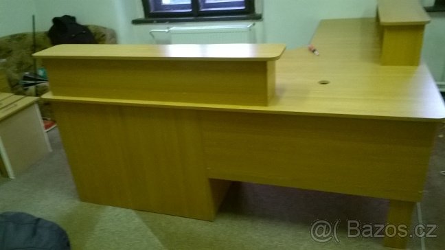 Kancelářský stůl