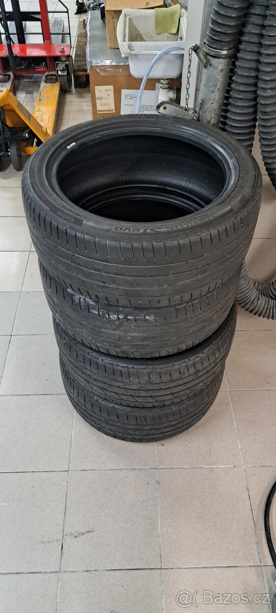 225/40R17