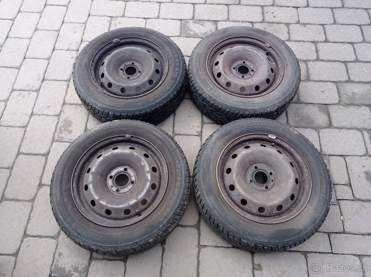 Zimní pneu 185/65/15 s disky