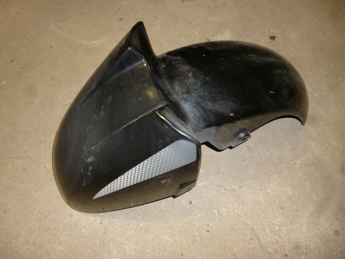 Yamaha Versity 300. Přední blatník. rok 2006