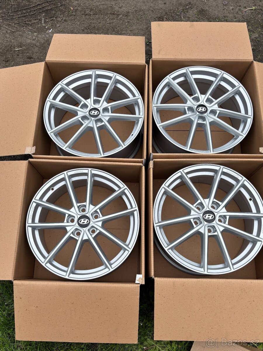 Hyundai i30 Fastback III,18' alu disky,nové ,stříbrné, Borb