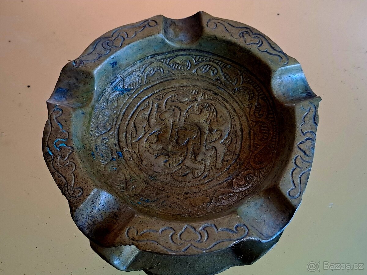 Orientální starožitný popelník, značeno Damascus
