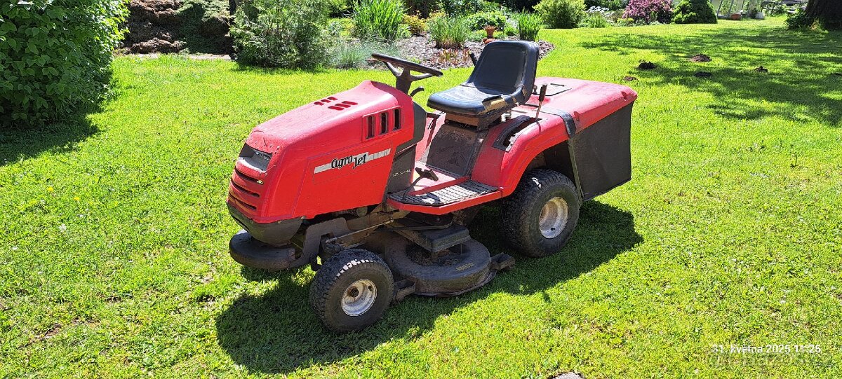 Zahradní traktor