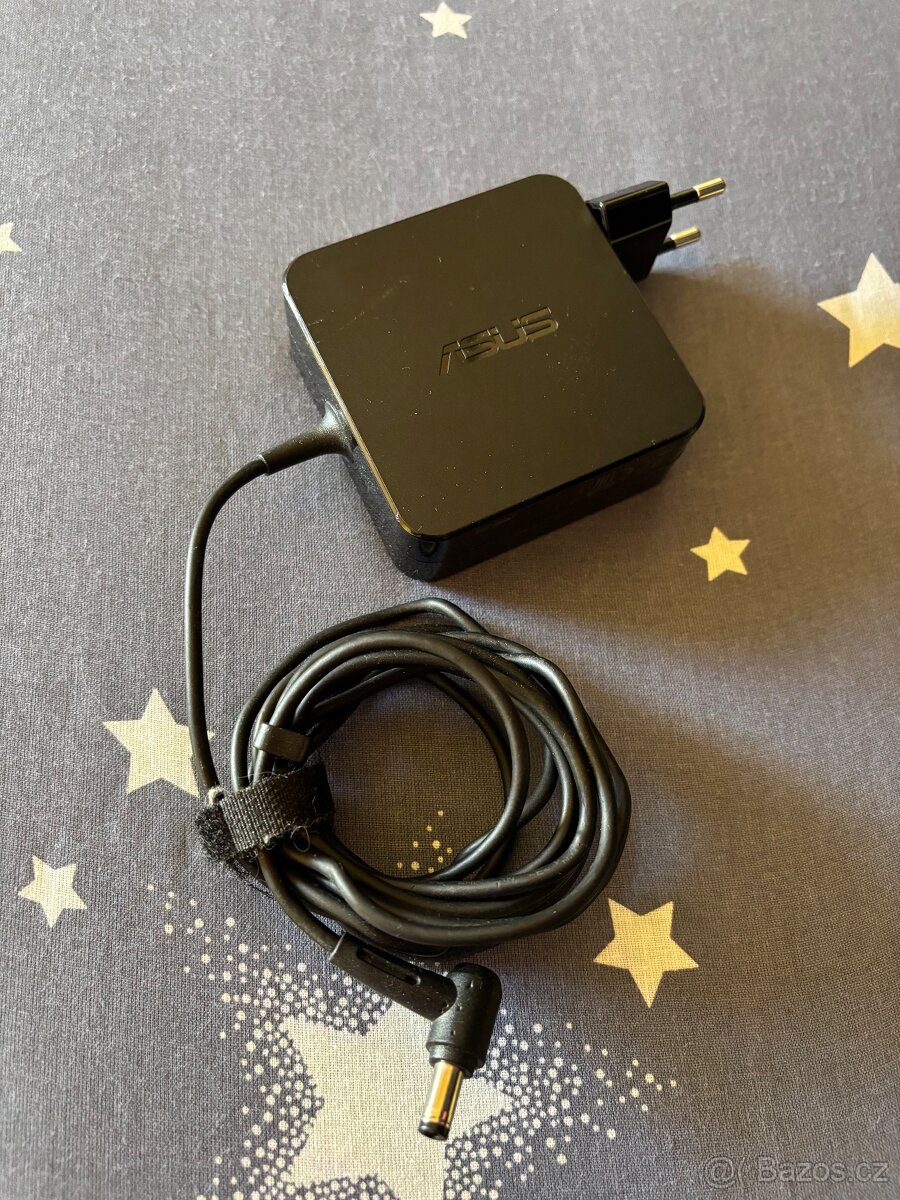 Nabíječka na Asus notebook