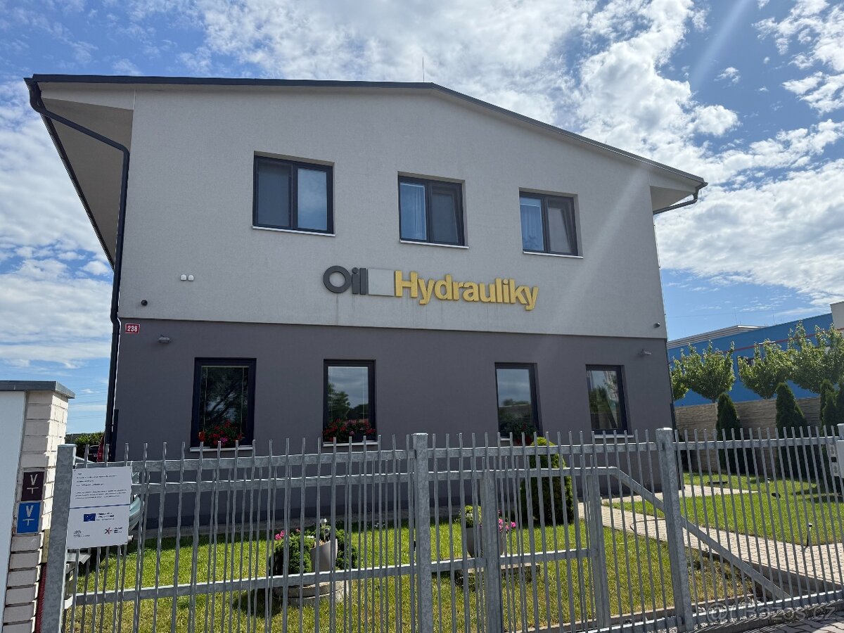 Mechanik na opravu hydraulických systému