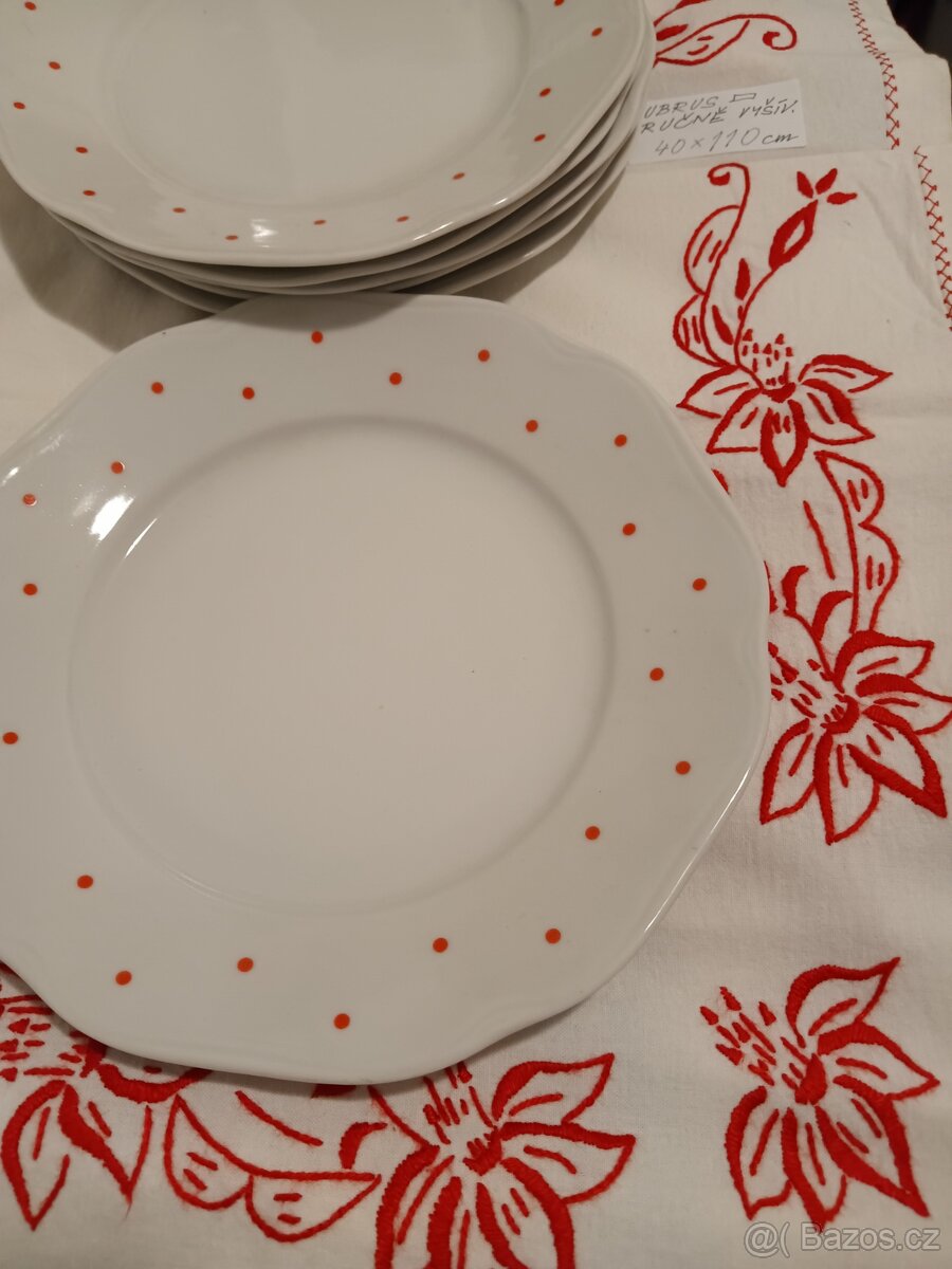 Porcelánové talíře puntík Bohemia Československo