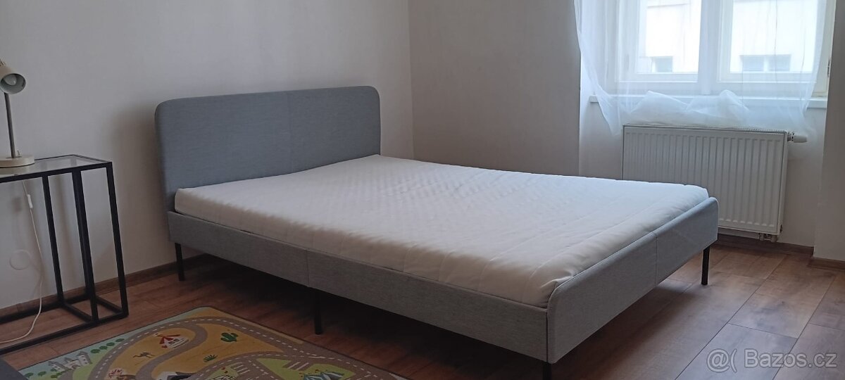 Postele Ikea 140x200,tmavě šedá,s roštem a matrací