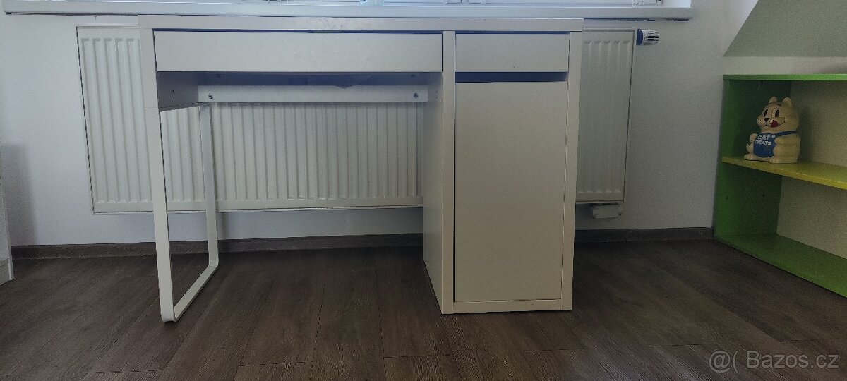 Psací stůl IKEA