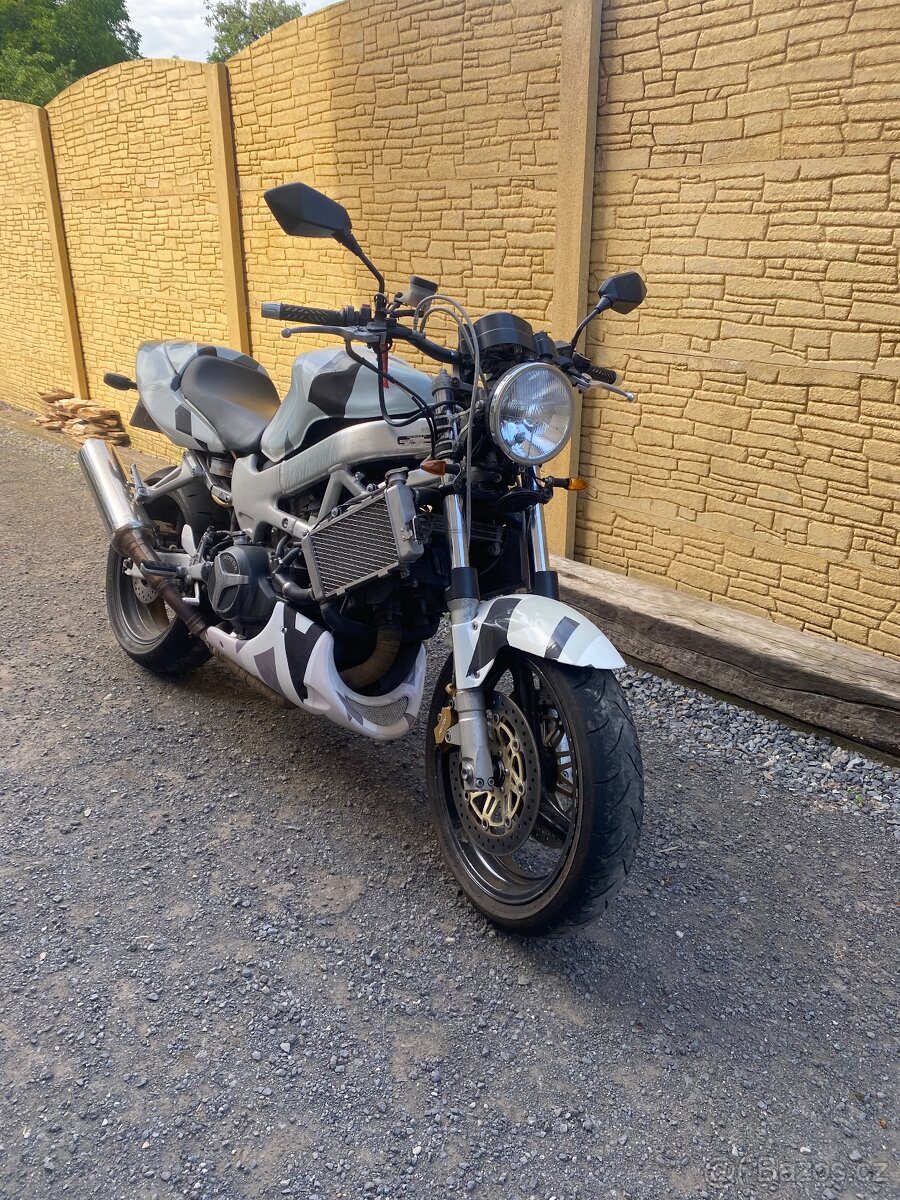 Honda VTR1000 firestorm