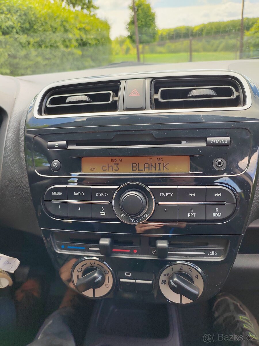 Originální autorádio Mitsubishi