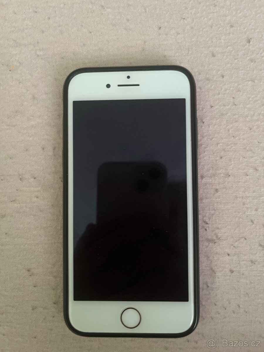 iPhone 8 na díly