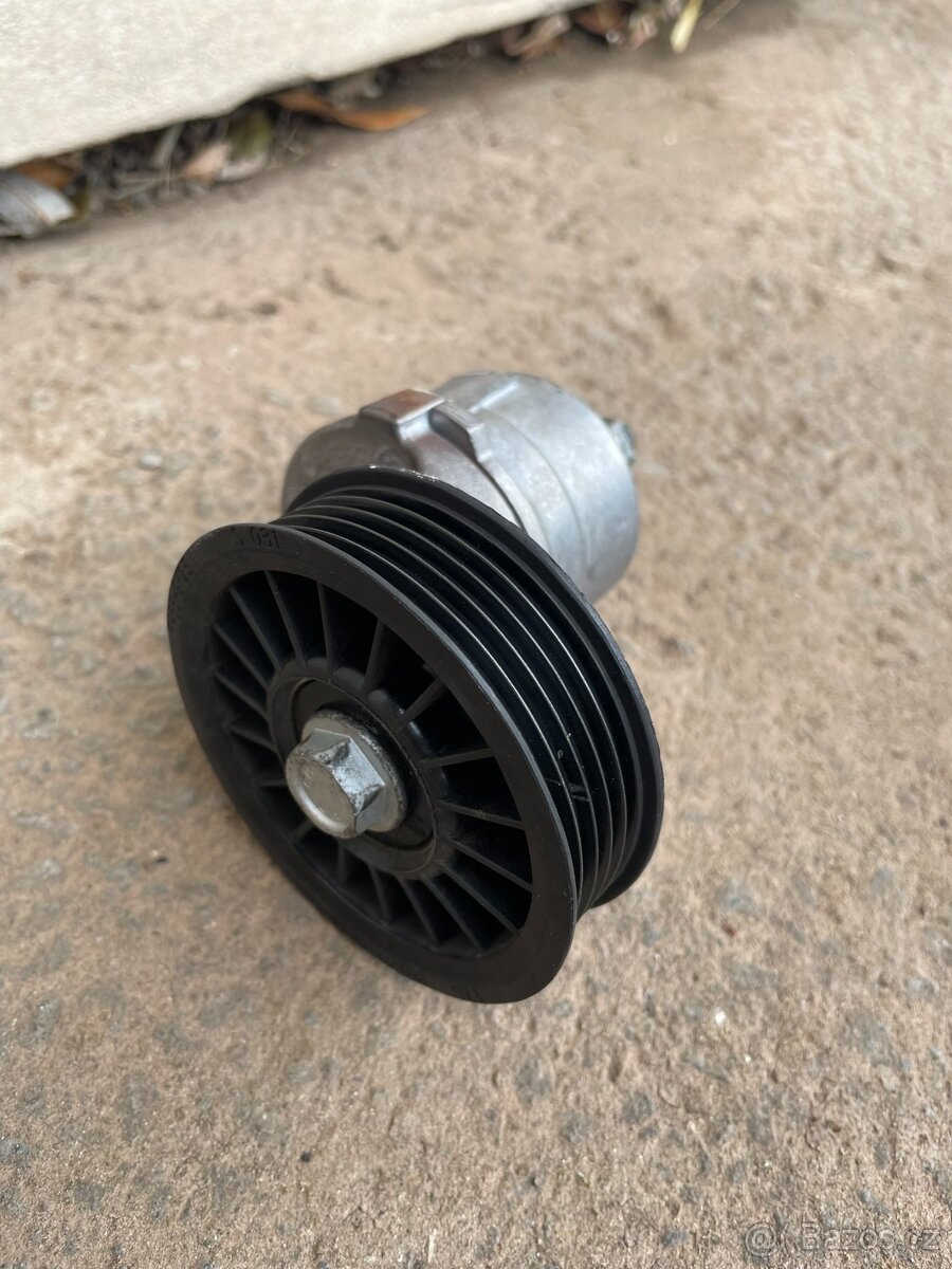 Napínací kladka INA