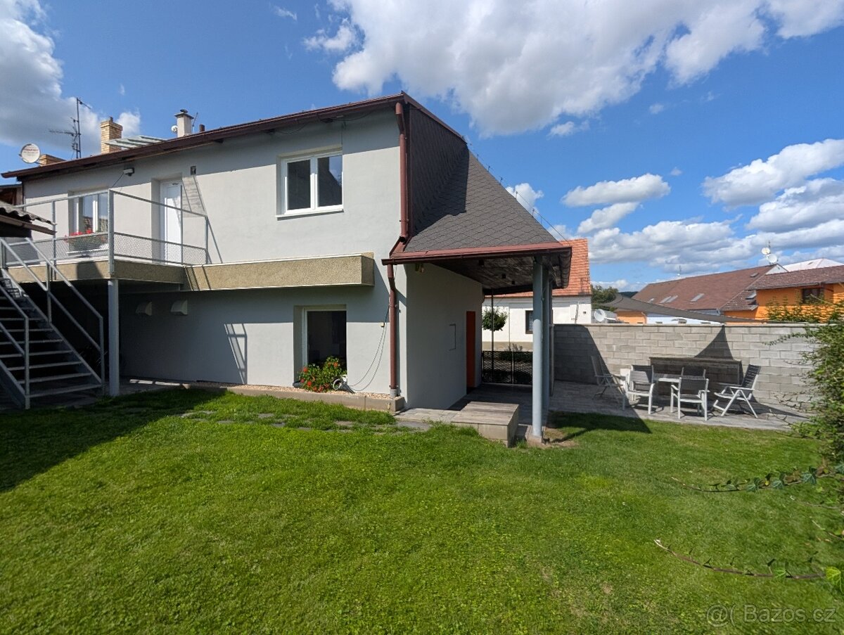 Prodám RD s komerčním prostorem v Libáni u Jičína