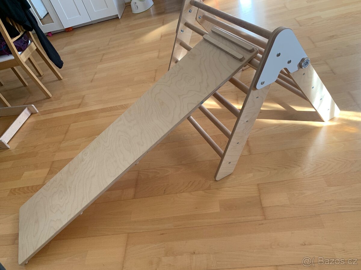 Piklerův trojúhelník se skluzavkou