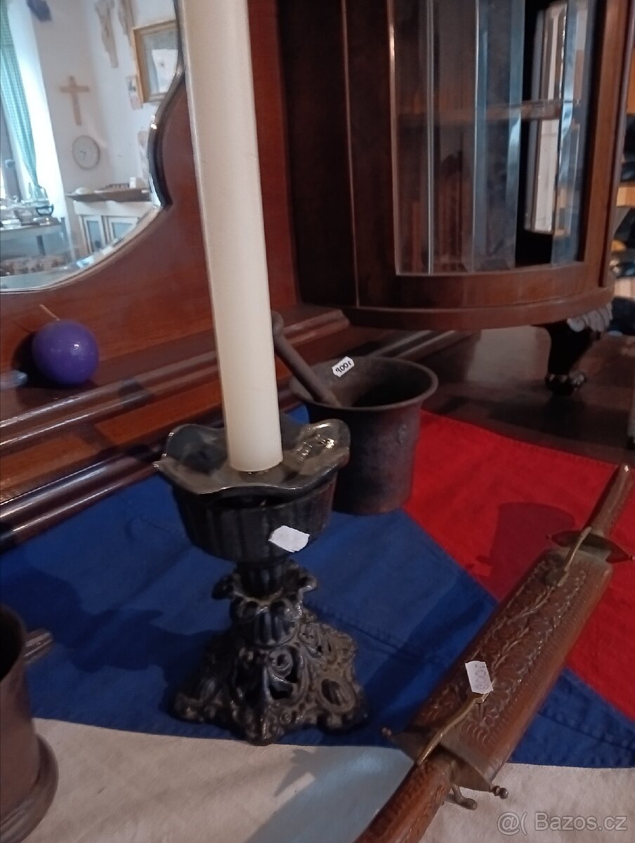 Starožitný svícen