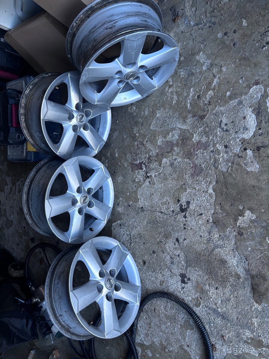 Originální Nissan alu kola