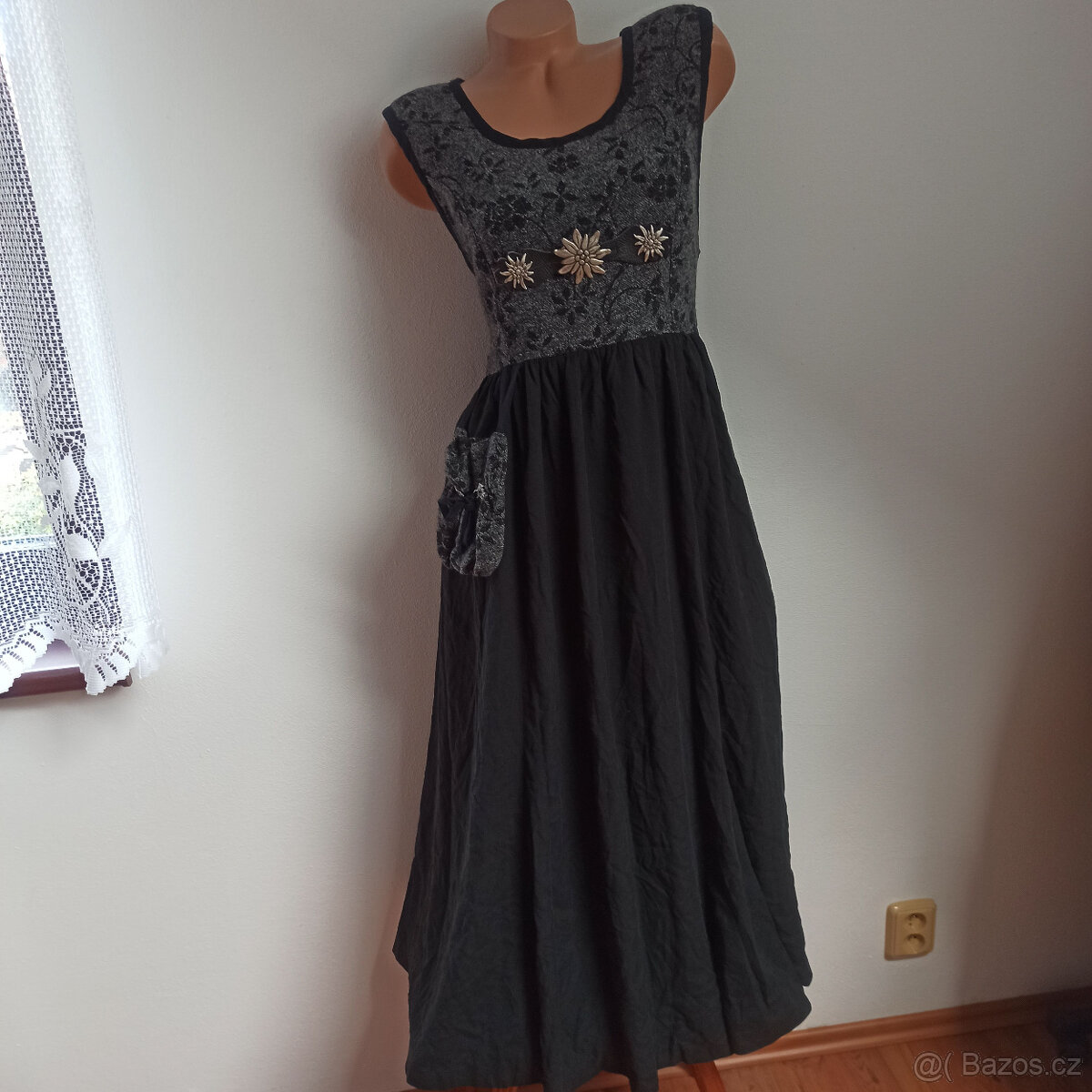 dámské bavorské šaty eur 42 Karin S TOP STAV