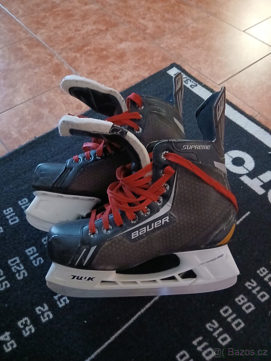 Bauer size 42