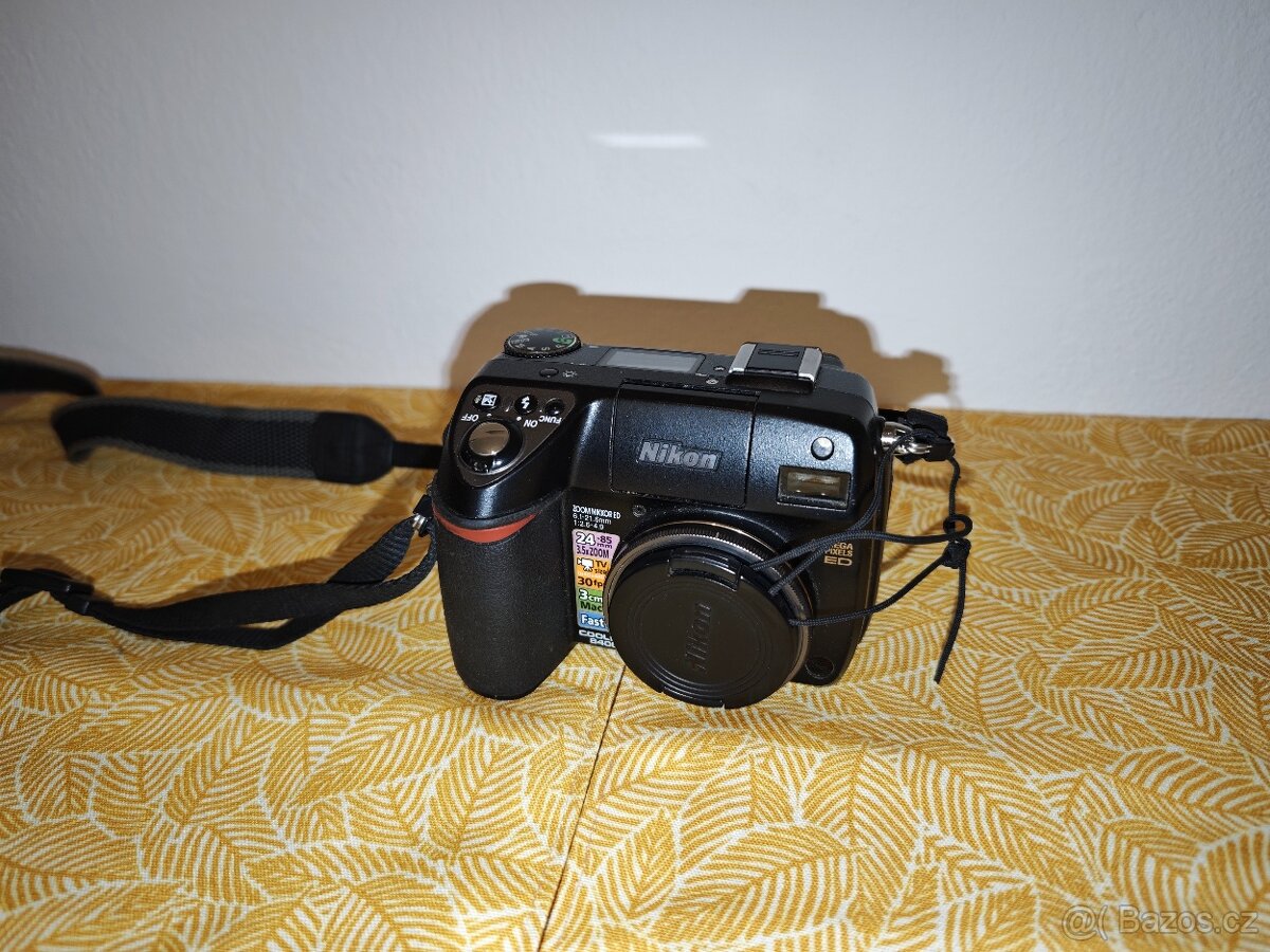 Nikon E 8400 - 8Mpix