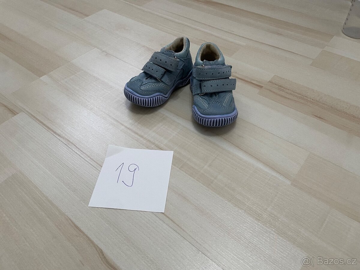 Detske boty velikost 19