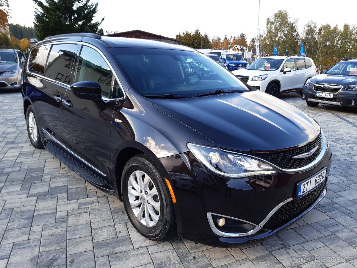 Chrysler Pacifica 3,6L V6,Android, Car Play, DVD, kůže