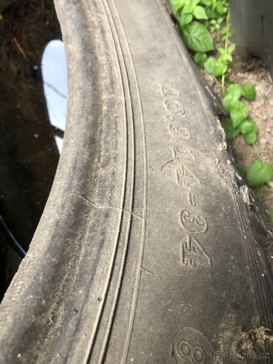 Traktorové pneu 16,9-34