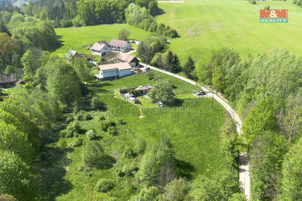 Prodej pozemku k bydlení, 3579 m², Morašice - Holičky