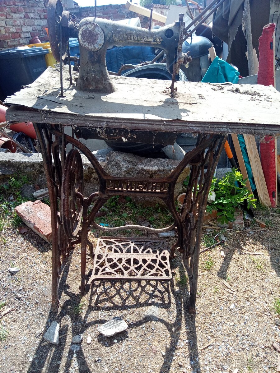 Starý šici sttroj
