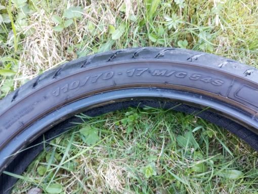 Prodám sadu pneumatik zadní+přední 130/70-17, 110/70-17