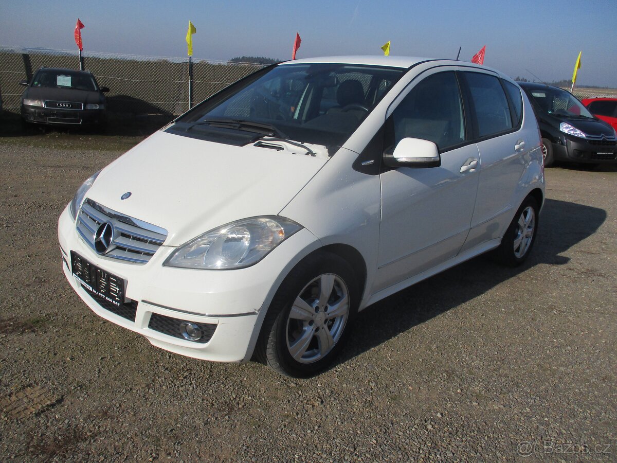 MERCEDES A180CDI 80kw 2012 bez koroze na díly