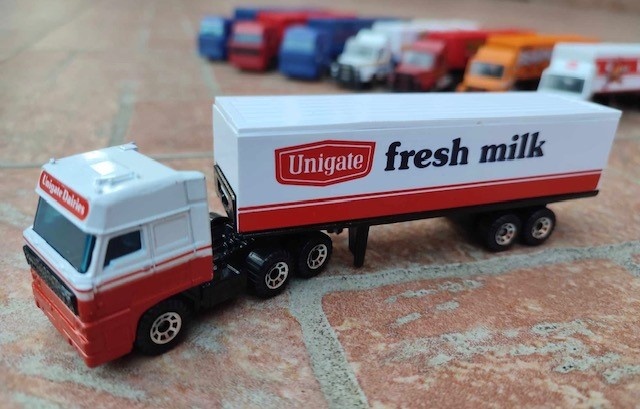 Matchbox convoy CY DAF Fresh Milk