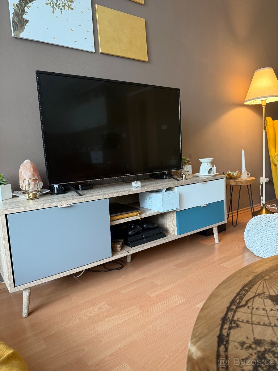 TV stolek Cuba