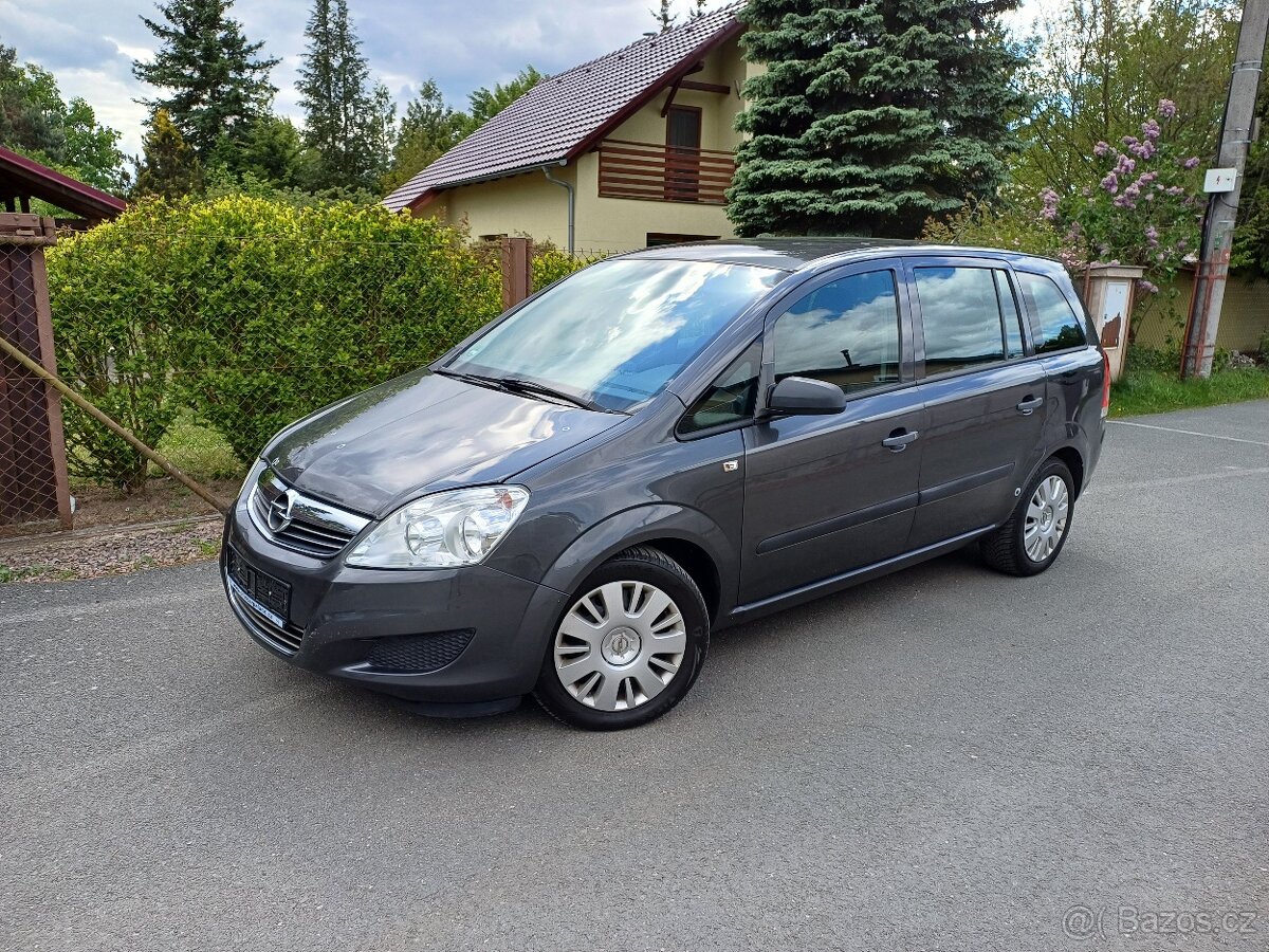 Benzínová Opel Zafira 1.8...7místné