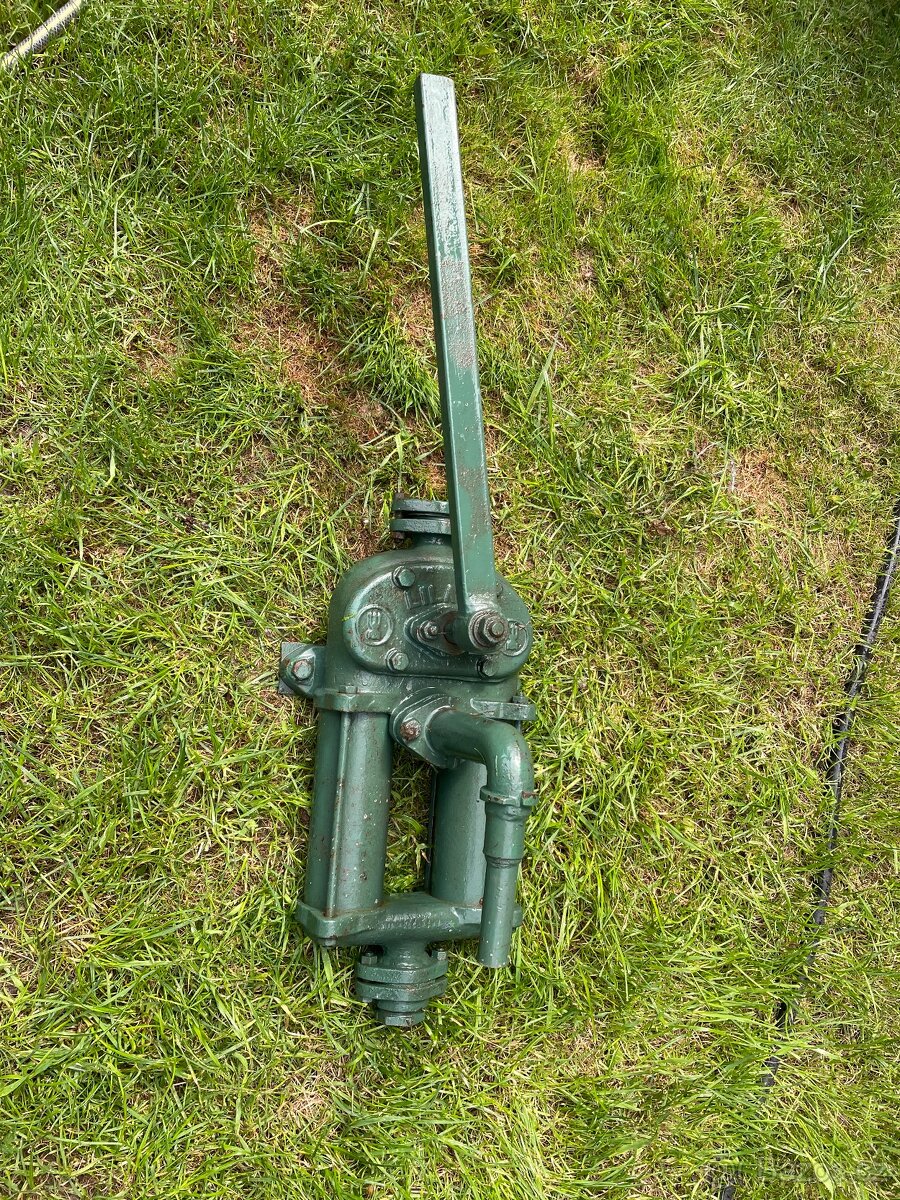 Ruční pumpa