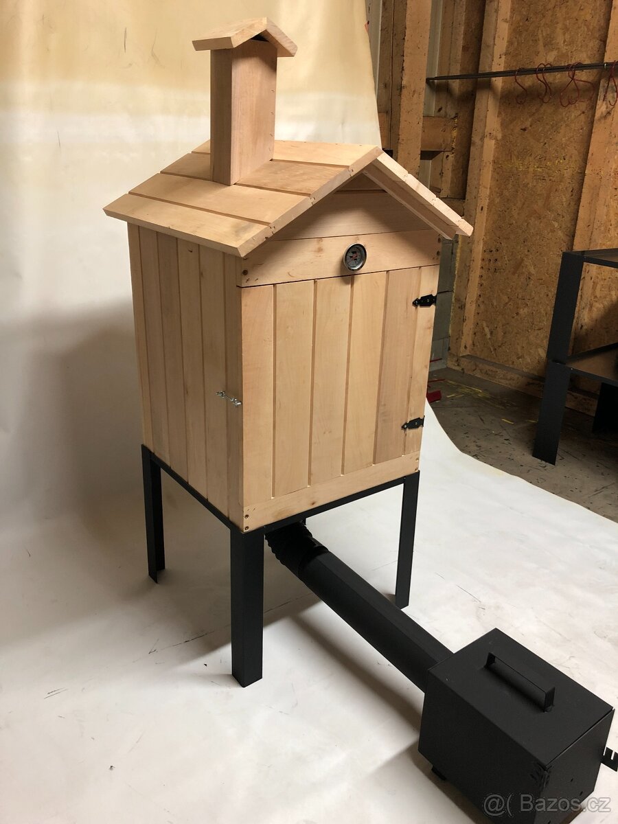 Dřevěná udírna z OLŠE 50x50x60 + topeniště