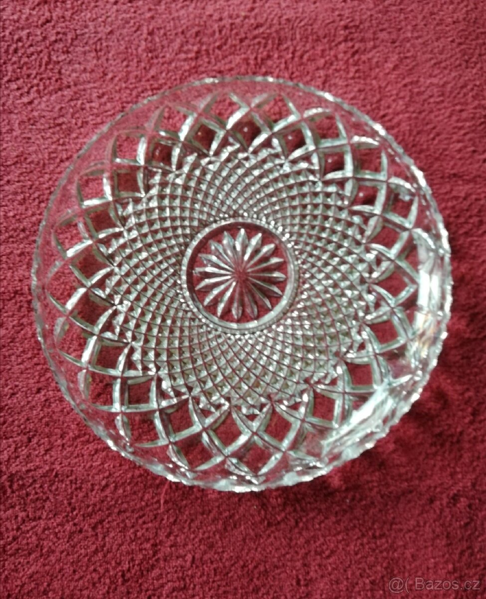 Skleněná mísa, průměr 28 cm