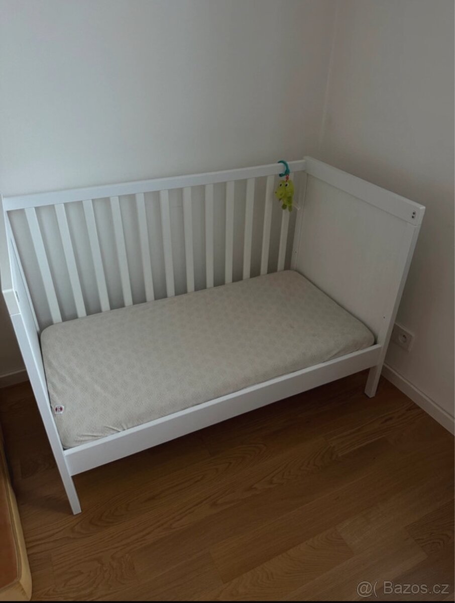 Dětská postýlka Ikea a matrace Träumeland