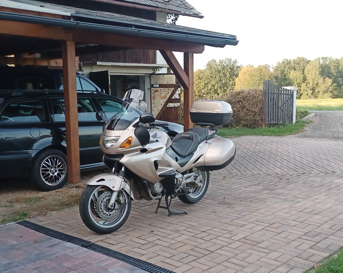 Honda deauville 650