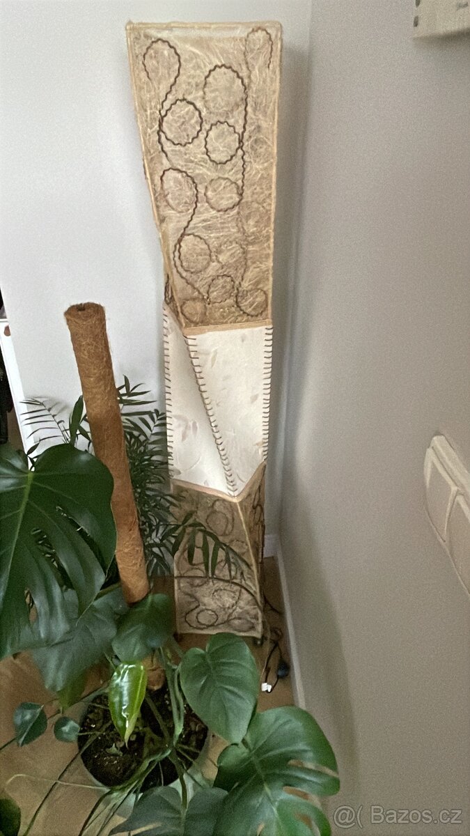 Stojící lampa