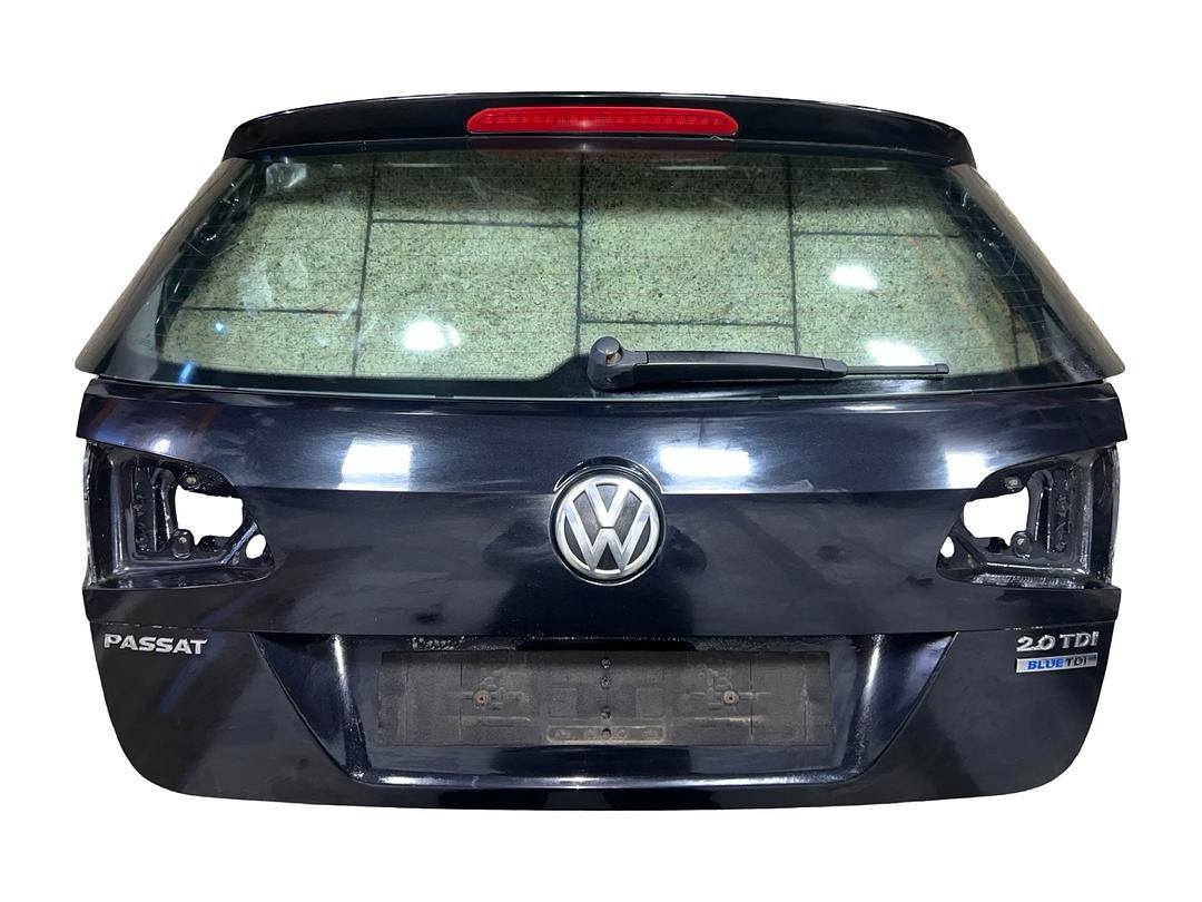 Páté dveře černá metalíza LC9X VW Passat B7 kombi r.v. 2012