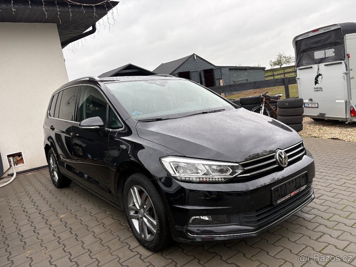 Volkswagen Touran 2tdi DSG 150ps Ful led světla Panorama