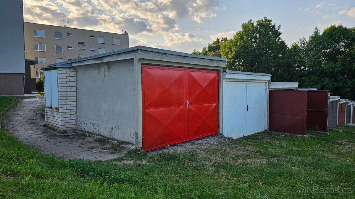 Prodám garáž v Letovicích - aktuálně rezervace