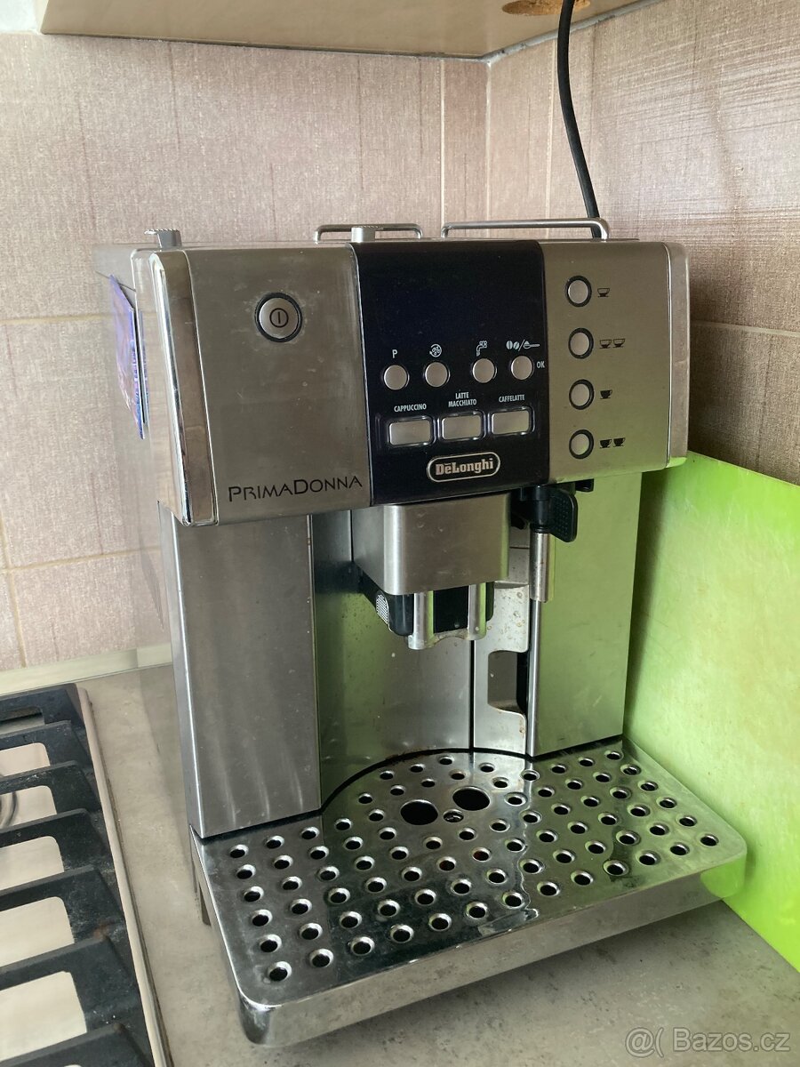 Kávovar Delongi