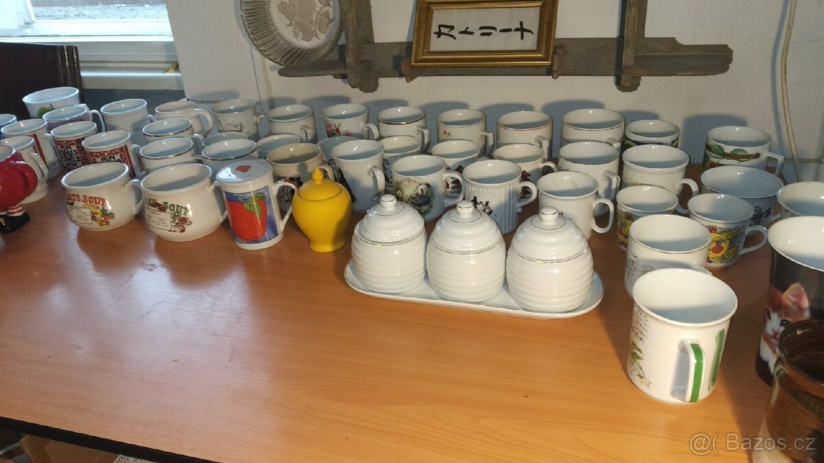 Sbírka porcelánových a keramickych hrníčků