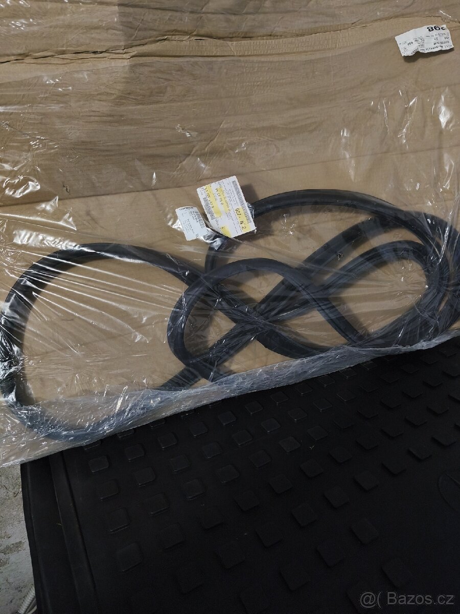 Těsnění zadních dveří VW Transporter