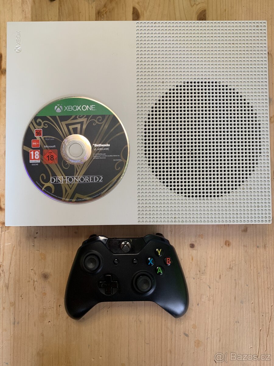 XBOX One S 500GB + Ovladač + Hra